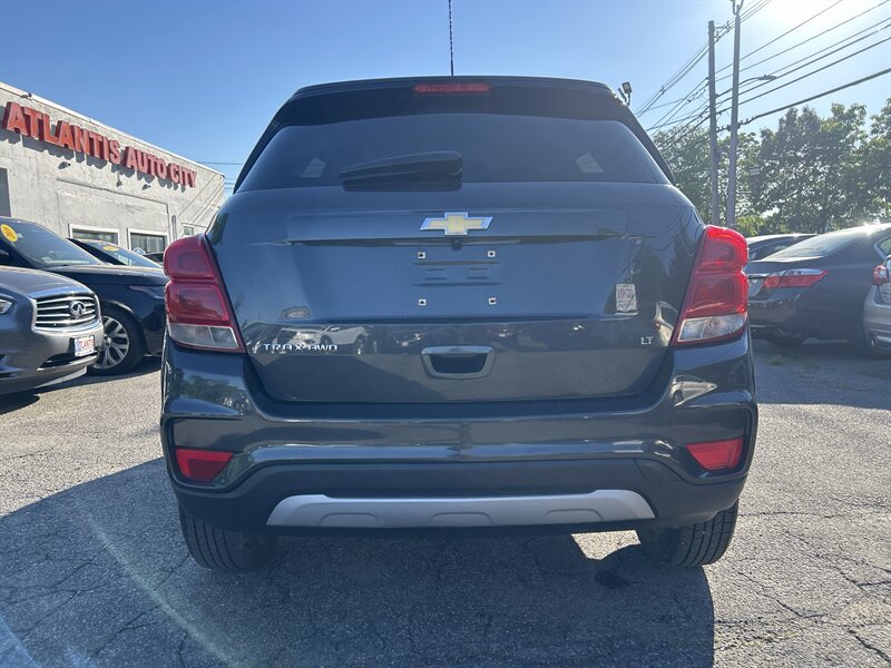 Used 2017 Chevrolet Trax LT w/ LT Convenience Package AWD/4WD image 5