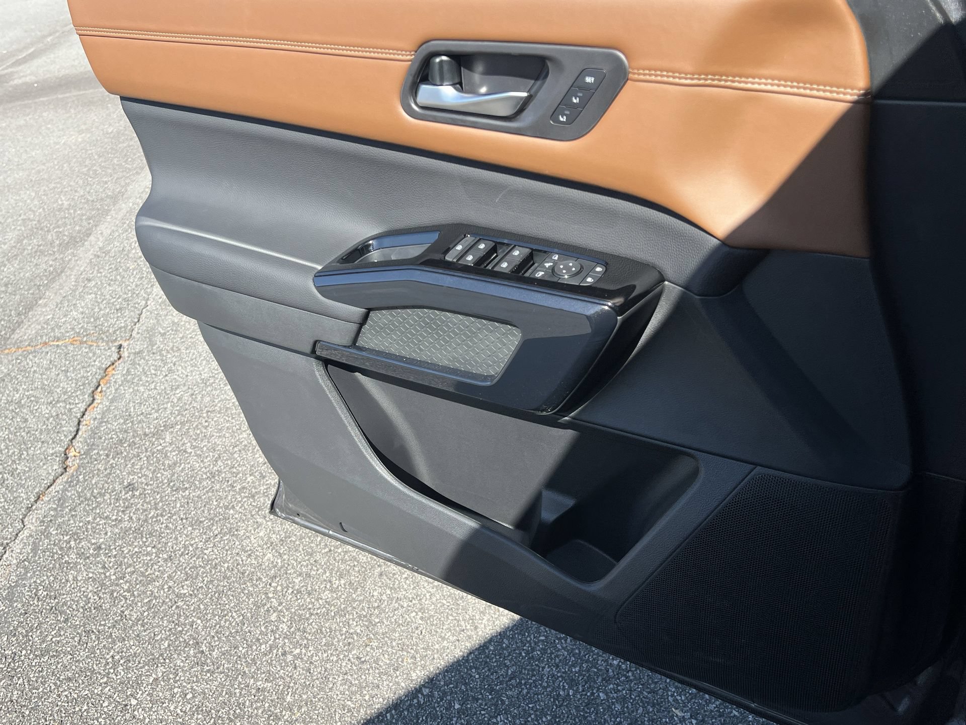 New 2026 Nissan Pathfinder Platinum AWD/4WD image 14