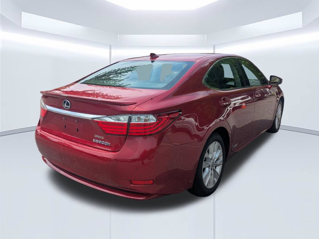 Used 2015 Lexus ES 300h w/ Navigation System Package FWD image 3