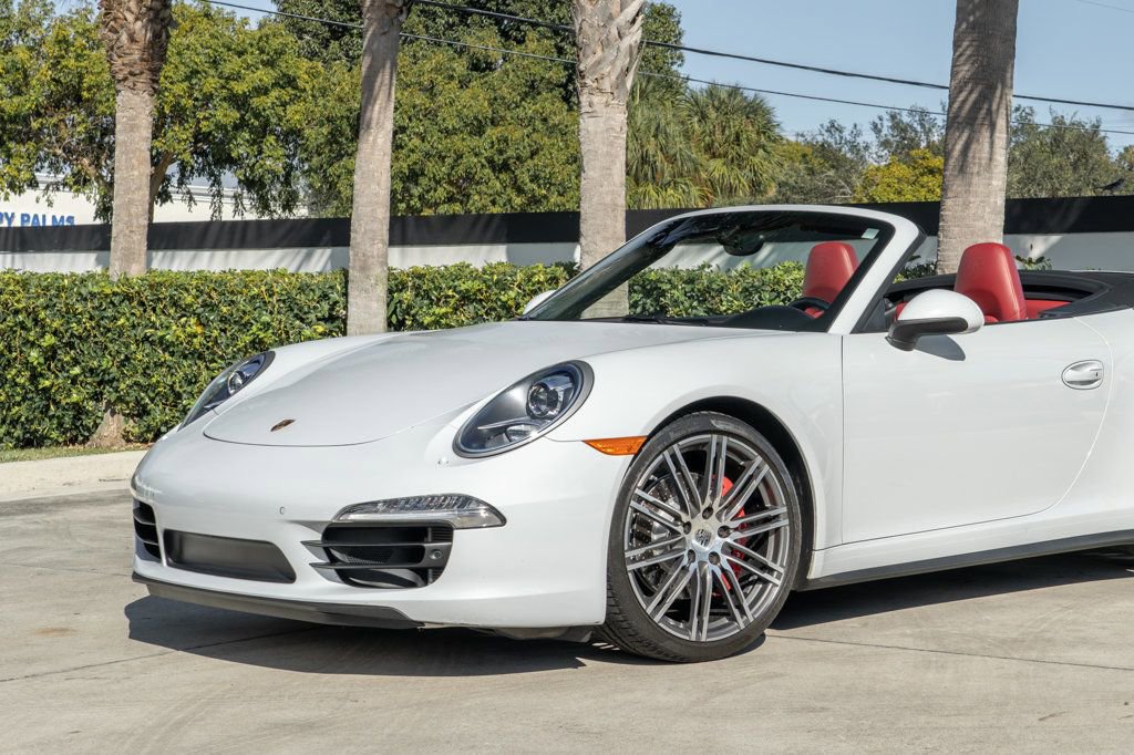 Used 2015 Porsche 911 Carrera 4S image 3