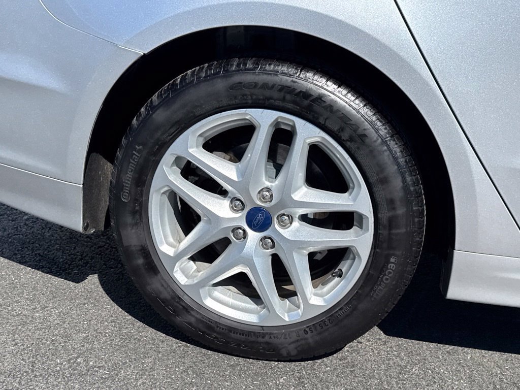Used 2016 Ford Fusion SE FWD image 9