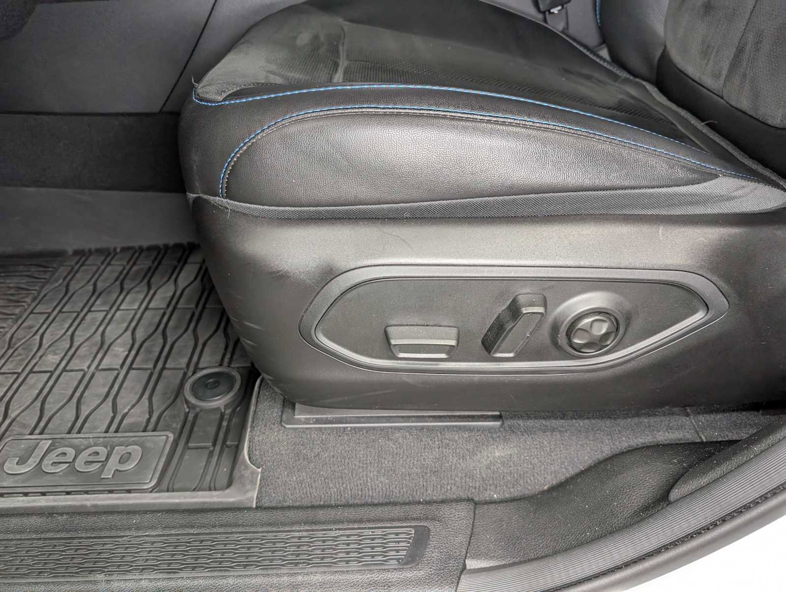 Used 2024 Jeep Grand Cherokee Trailhawk image 42