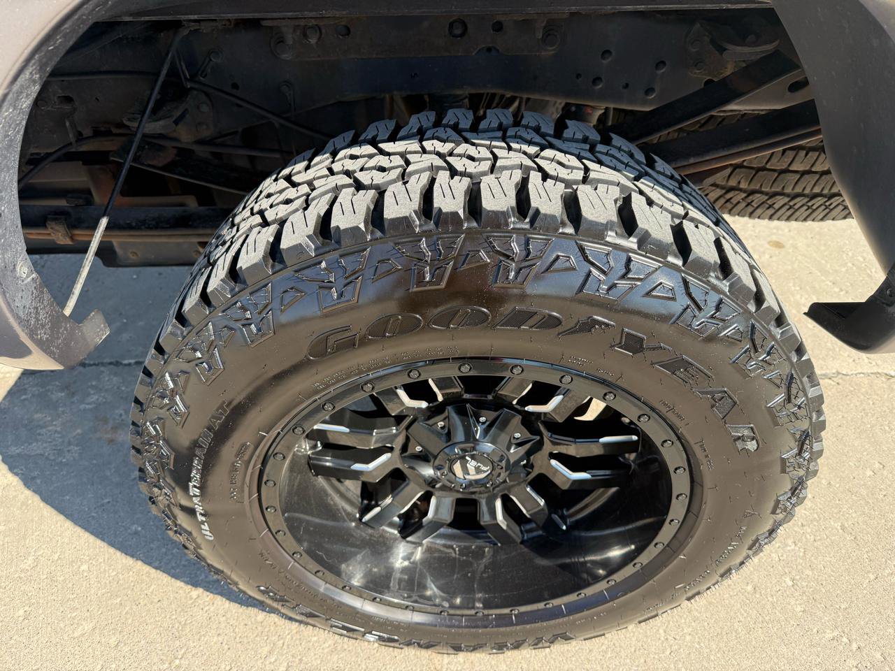 Used 2012 Ford F350 Lariat w/ Chrome Pkg image 10