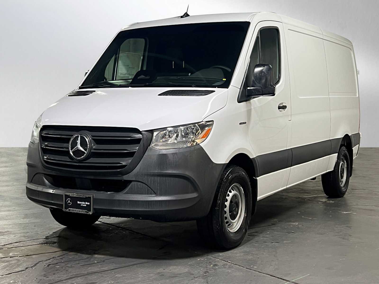 New 2025 Mercedes-Benz eSprinter 144 Cargo image 7
