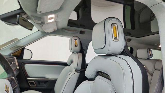 Used 2024 Rivian R1S Adventure image 37