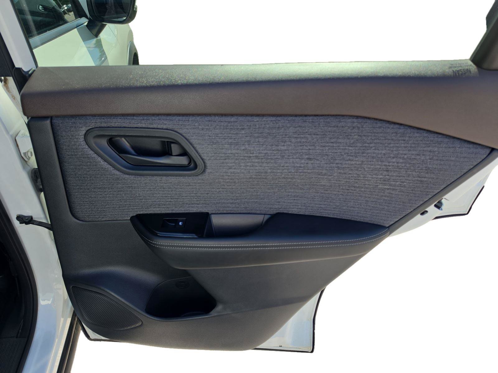 Used 2022 Nissan Rogue S FWD image 21