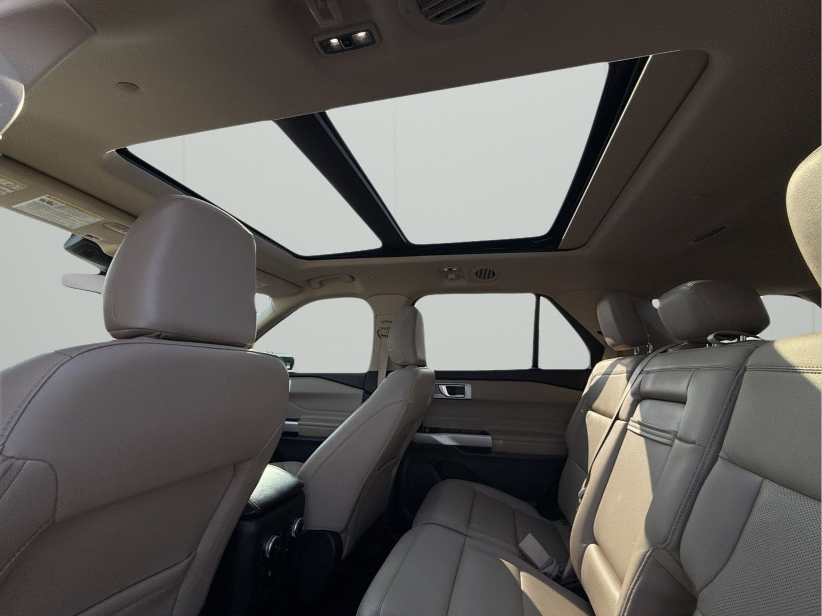 Used 2021 Ford Explorer Limited w/ Hybrid Equipment Group 310A image 28