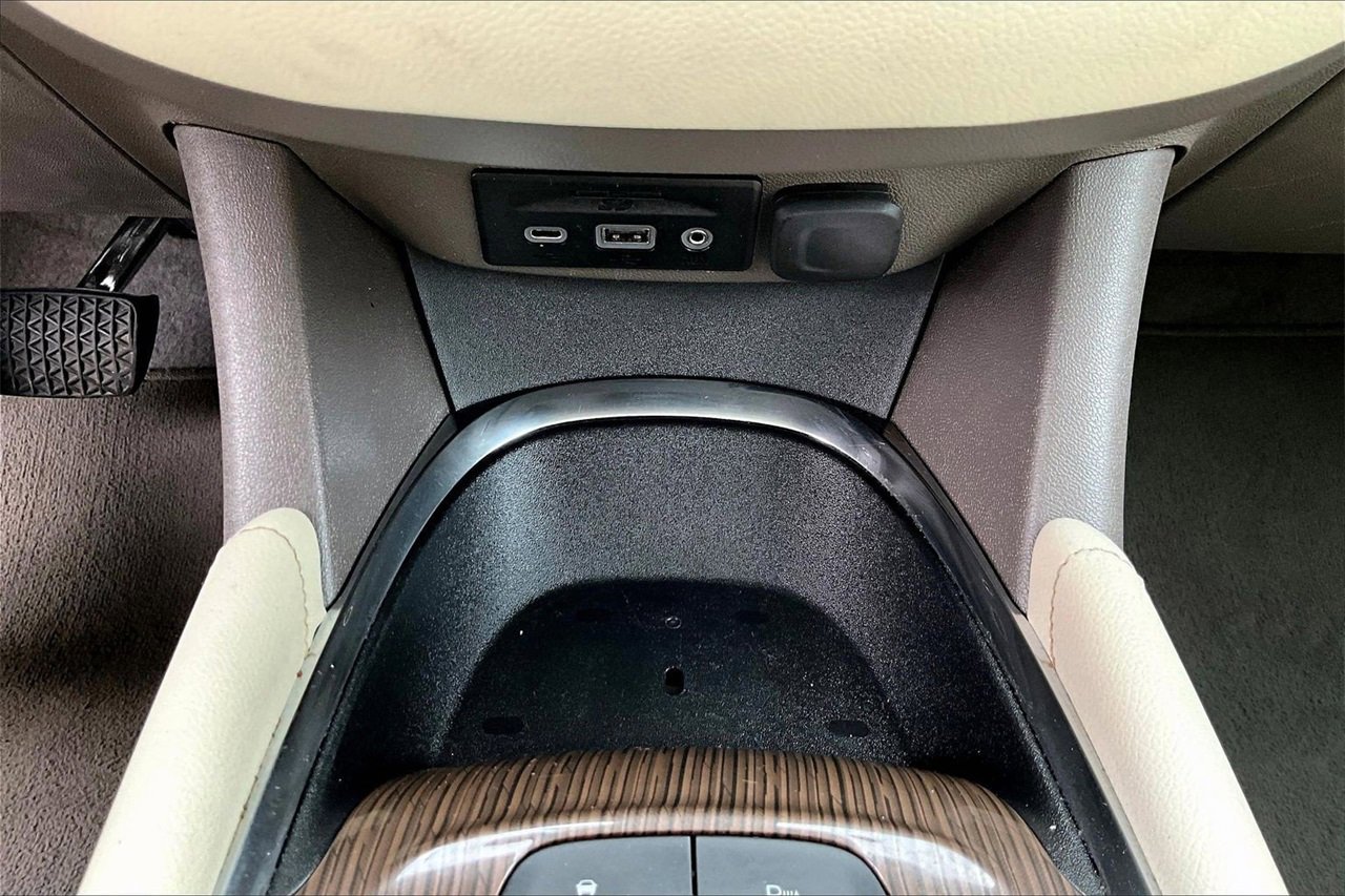 Used 2024 Chevrolet Malibu LT image 17