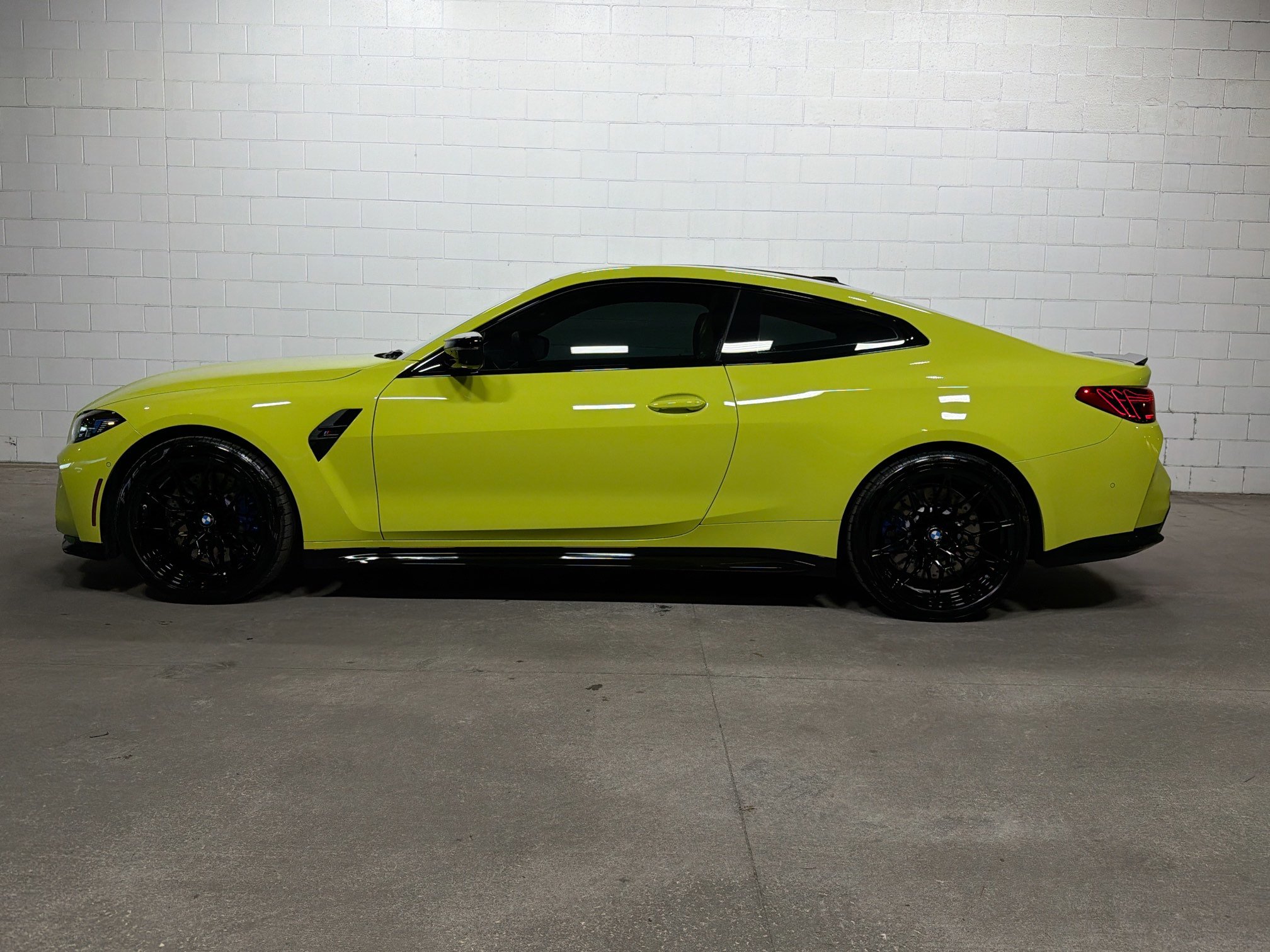 Used 2025 BMW M4 Competition image 2