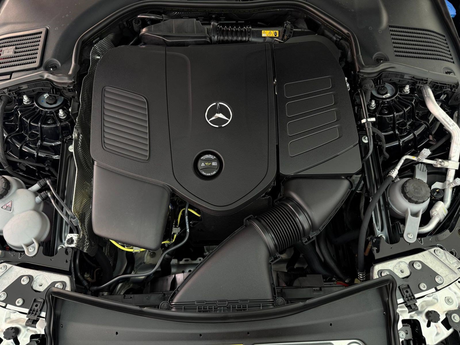 New 2026 Mercedes-Benz CLE 300 4MATIC Coupe image 32