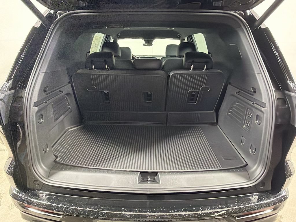 New 2026 Chevrolet Traverse RS w/ LPO, Floor Liner Package AWD/4WD image 22