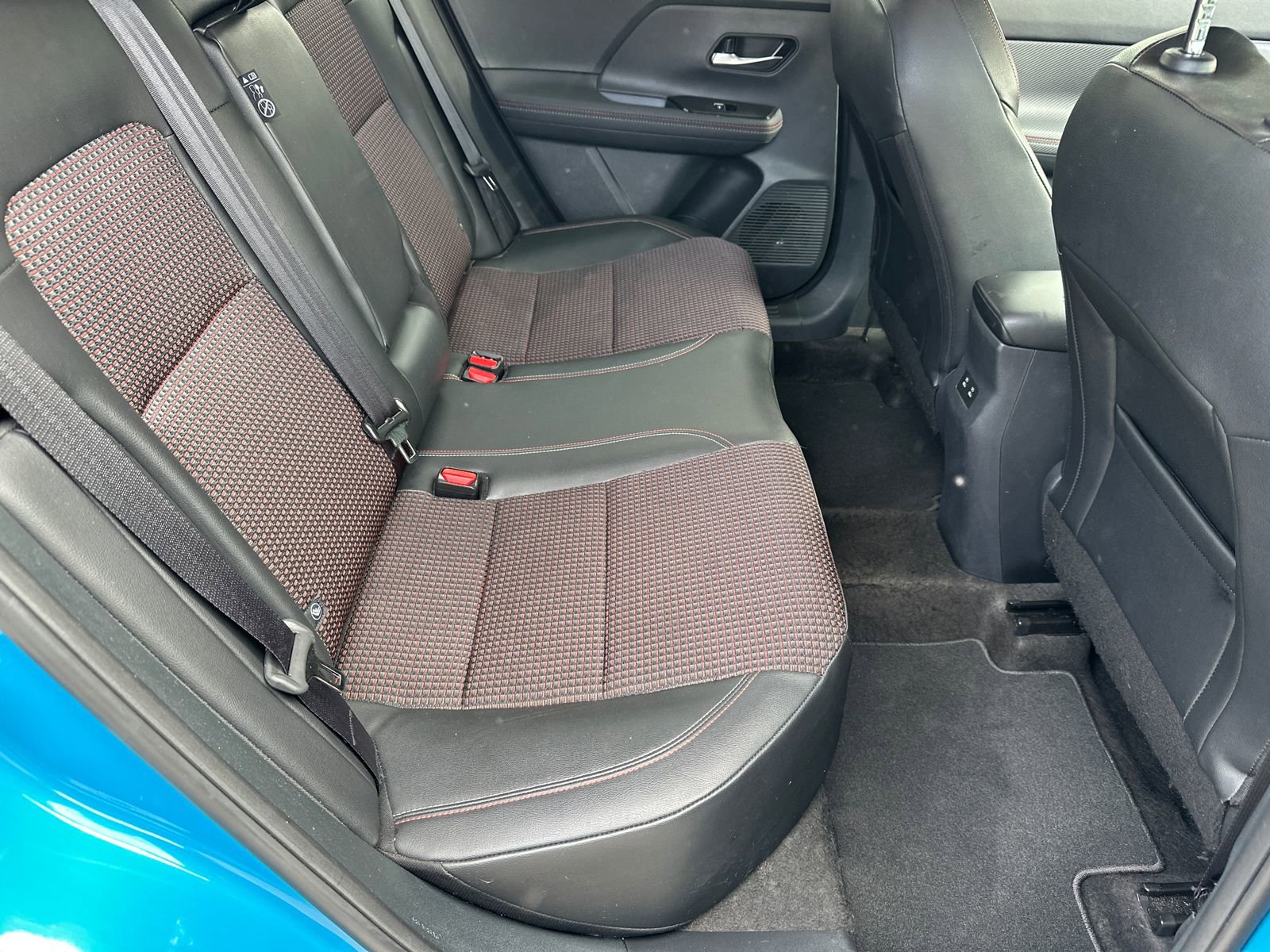 Used 2025 Nissan Kicks SR FWD image 13