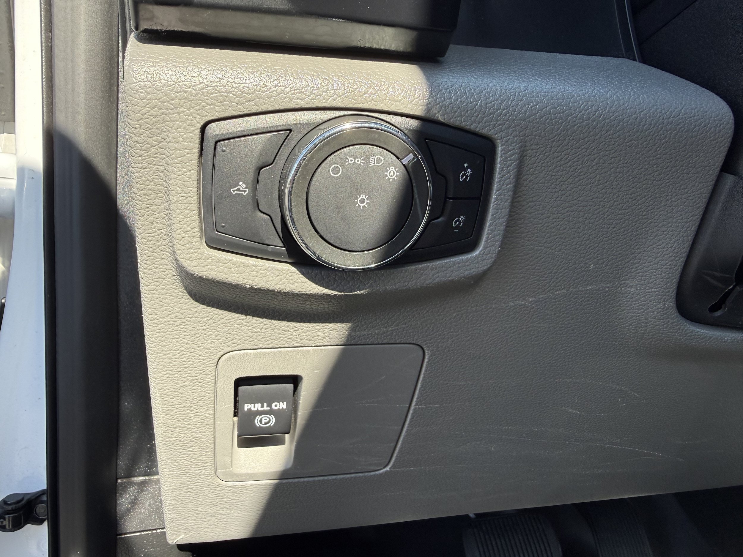 Used 2018 Ford F150 XL w/ Equipment Group 101A Mid AWD/4WD image 17
