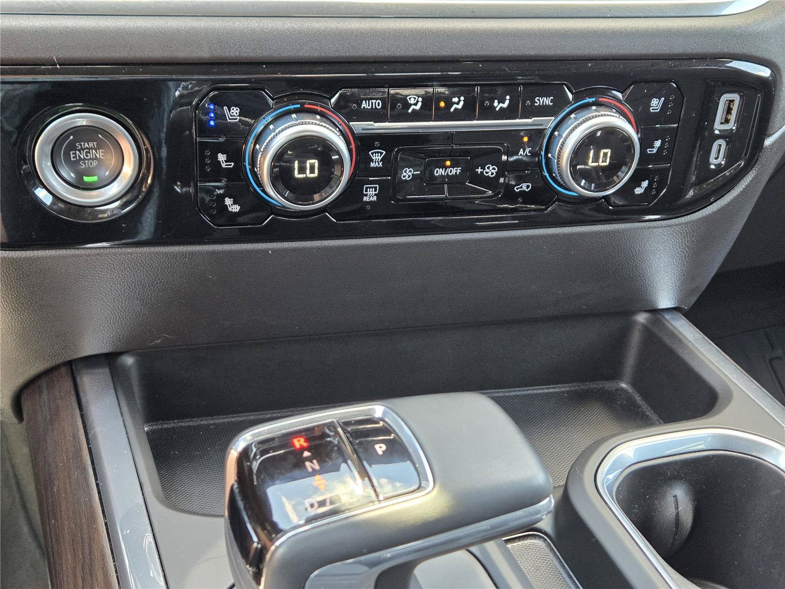 Used 2024 GMC Sierra 1500 SLT AWD/4WD image 28