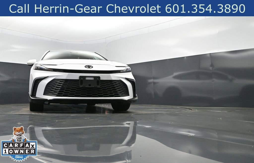 Used 2025 Toyota Camry SE w/ Convenience Package image 46