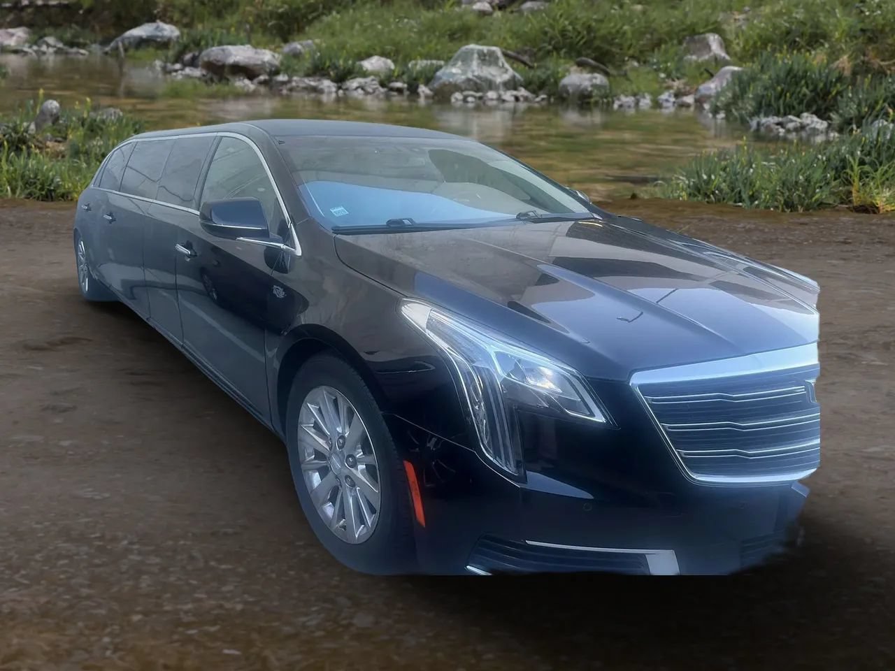 Used 2019 Cadillac XTS FWD image 2