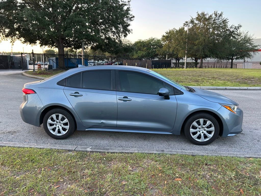 Used 2022 Toyota Corolla LE FWD image 6