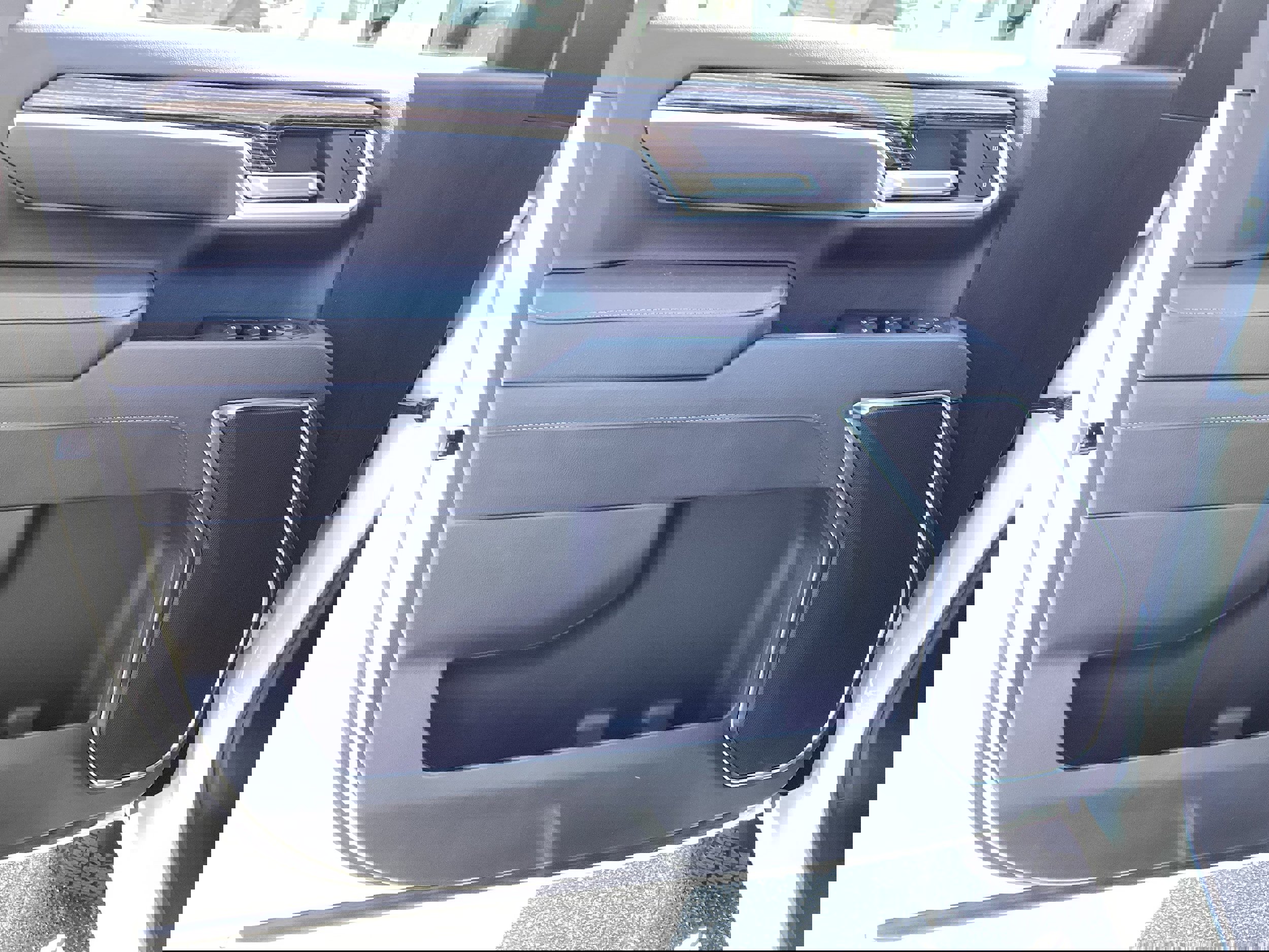 Used 2025 GMC Sierra 2500 SLE w/ SLE Value Package; image 14