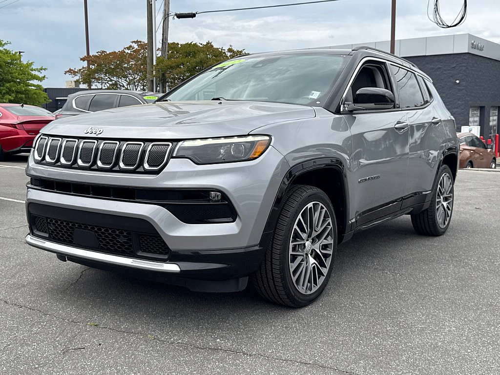 Used 2022 Jeep Compass Limited w/ Elite Group AWD/4WD image 1