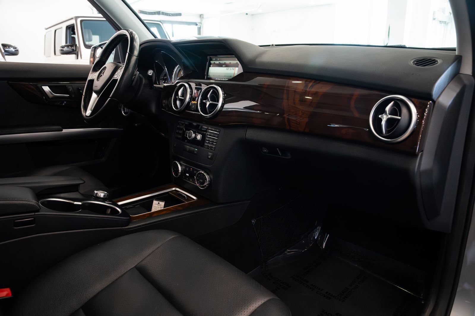 Used 2015 Mercedes-Benz GLK 350 4MATIC image 25