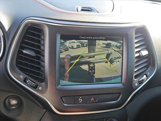Used 2020 Jeep Cherokee Trailhawk image 13