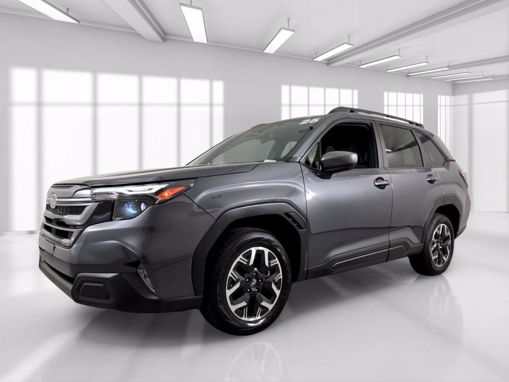 Used 2025 Subaru Forester Premium AWD/4WD image 2