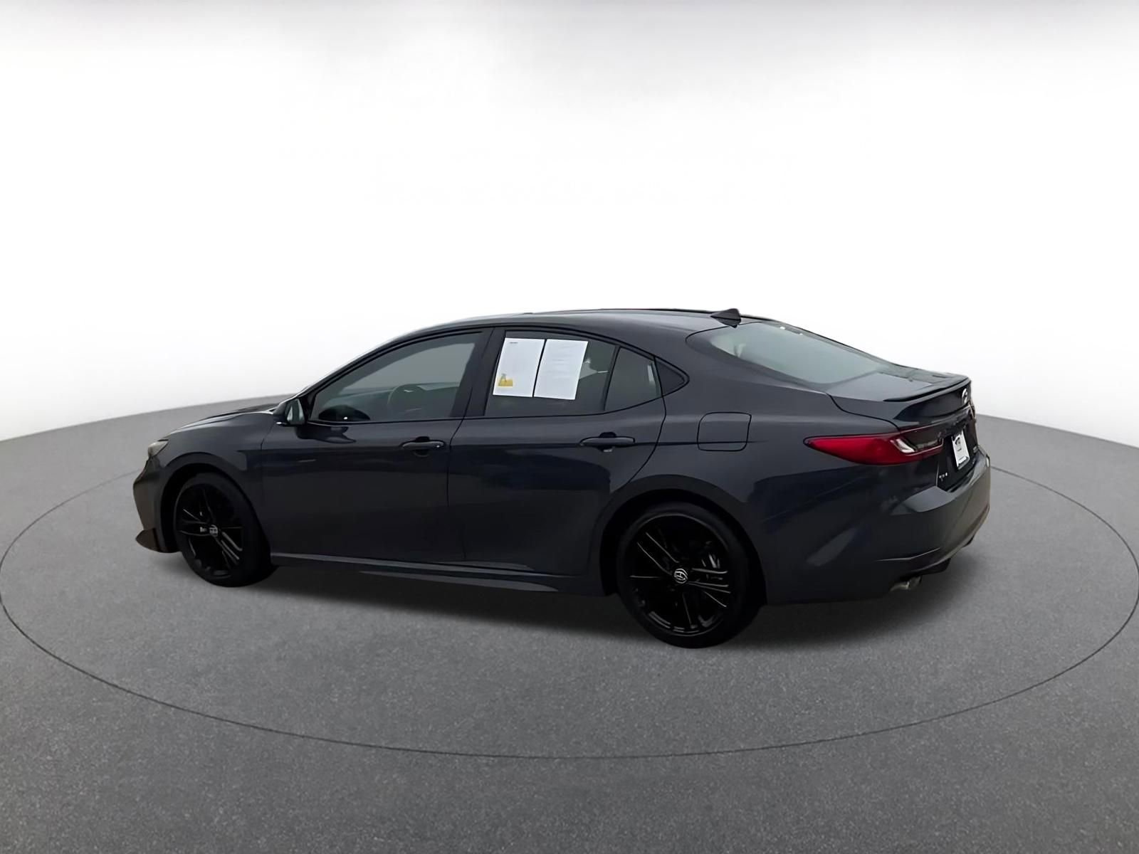 Used 2025 Toyota Camry SE FWD image 10