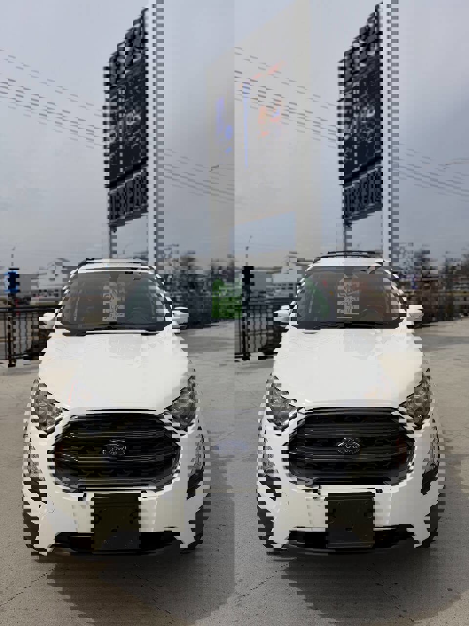 Used 2018 Ford EcoSport SES image 2