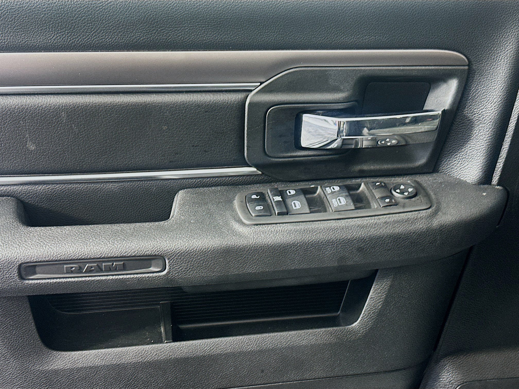 Used 2021 RAM 1500 Warlock AWD/4WD image 15