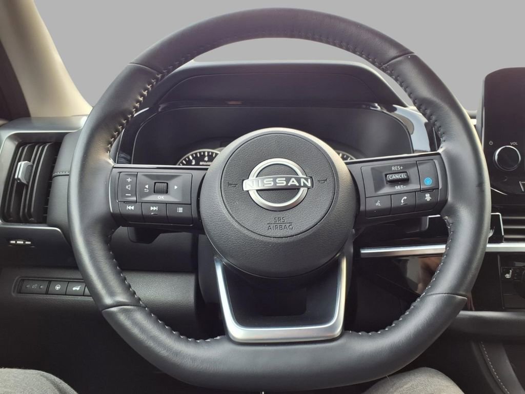 Certified 2025 Nissan Pathfinder SL image 13