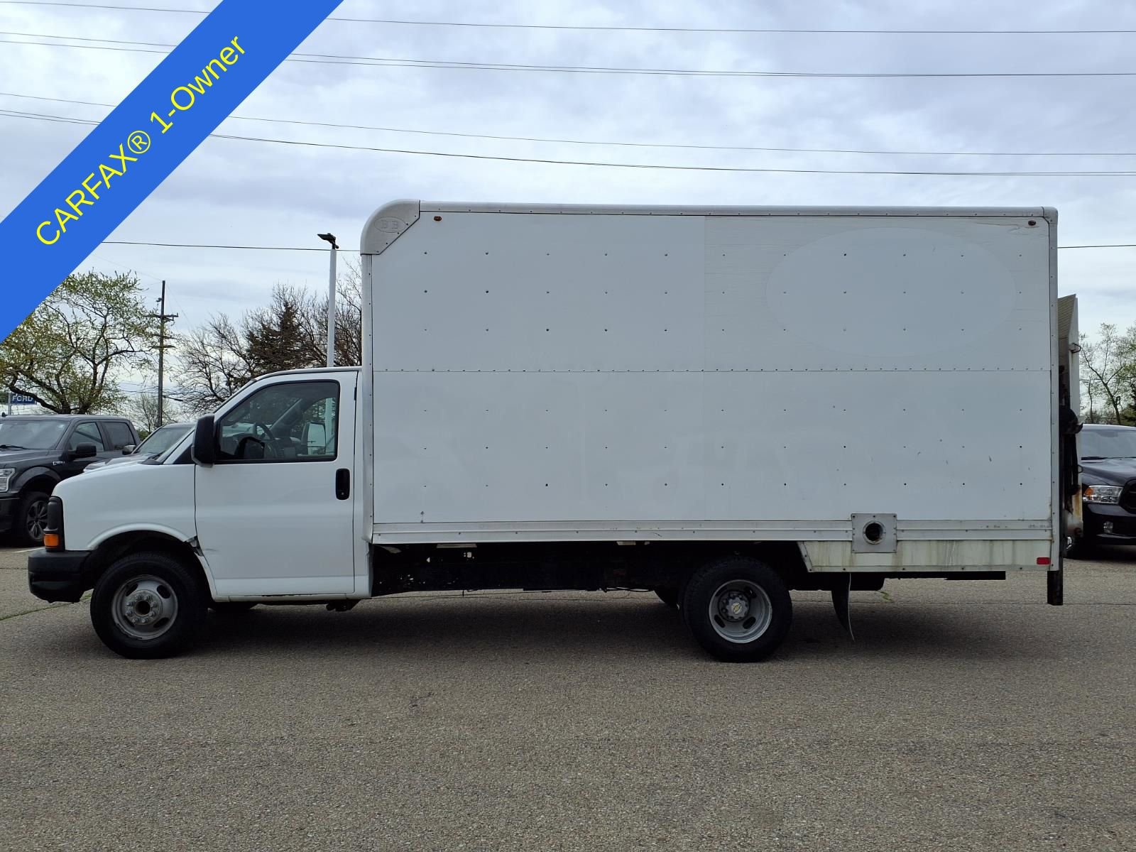 Used 2016 Chevrolet Express 3500 RWD image 8