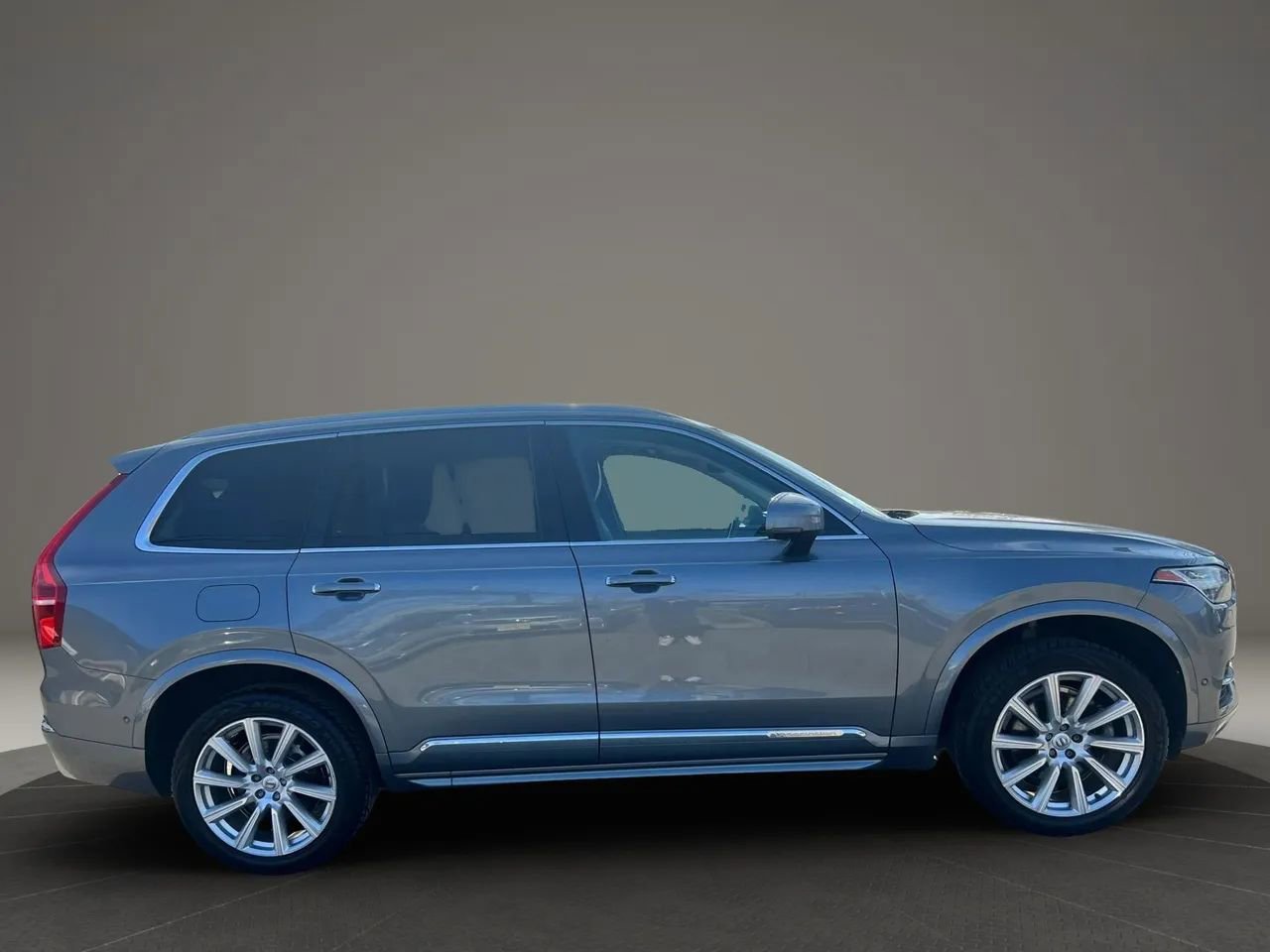 Used 2017 Volvo XC90 T6 Inscription AWD/4WD image 4