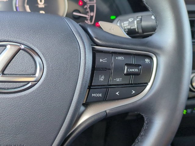 Used 2025 Lexus ES 300h w/ Premium Package FWD image 13