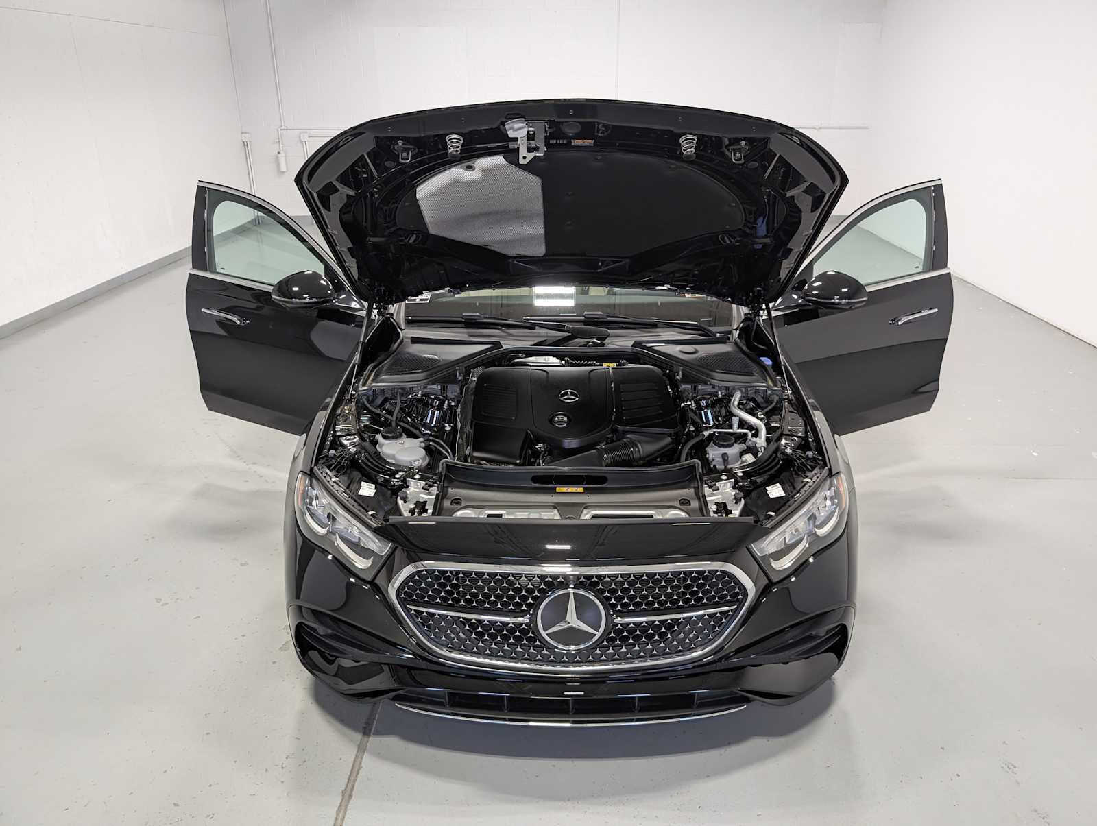 New 2026 Mercedes-Benz E 350 4MATIC Sedan image 11