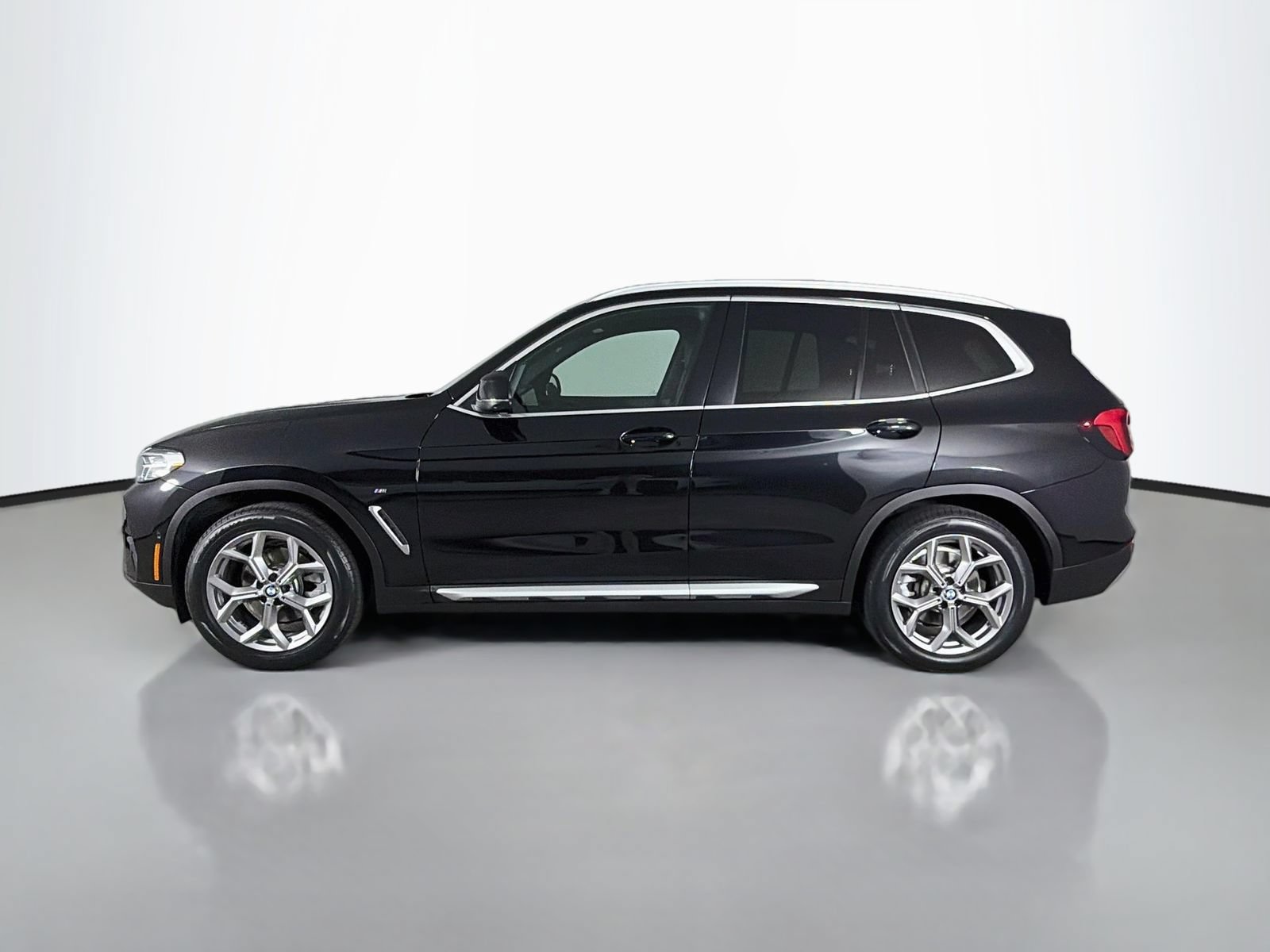 Used 2023 BMW X3 sDrive30i w/ Convenience Package RWD image 4