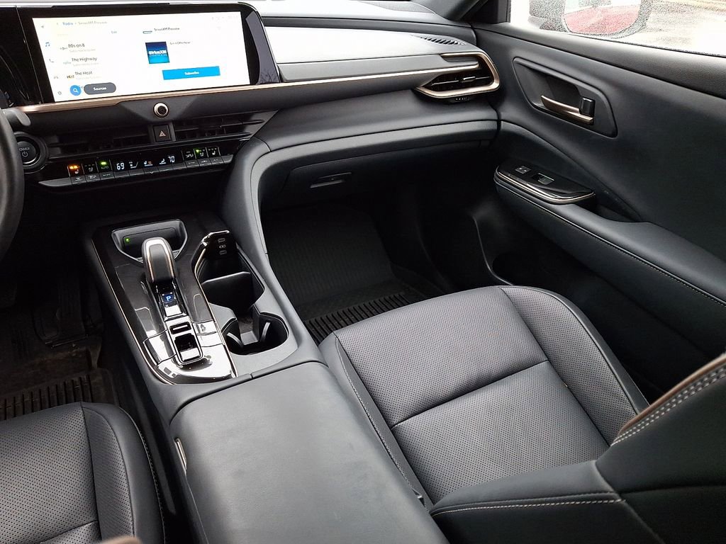 Used 2025 Toyota Crown Signia AWD/4WD image 16