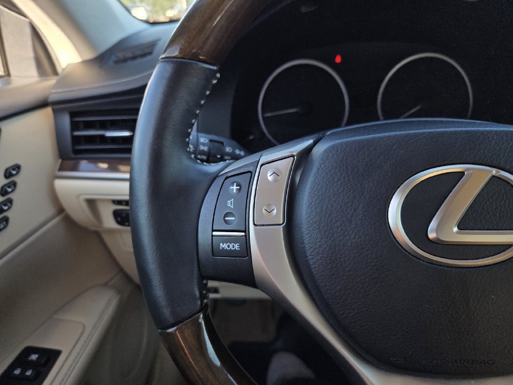 Used 2015 Lexus ES 350 w/ Premium Package FWD image 24