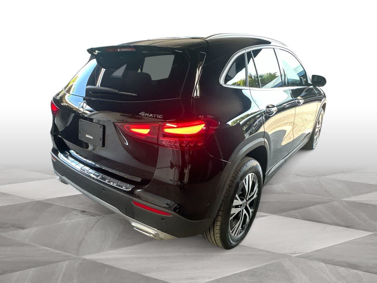 Used 2025 Mercedes-Benz GLA 250 4MATIC w/ Exclusive Package image 8