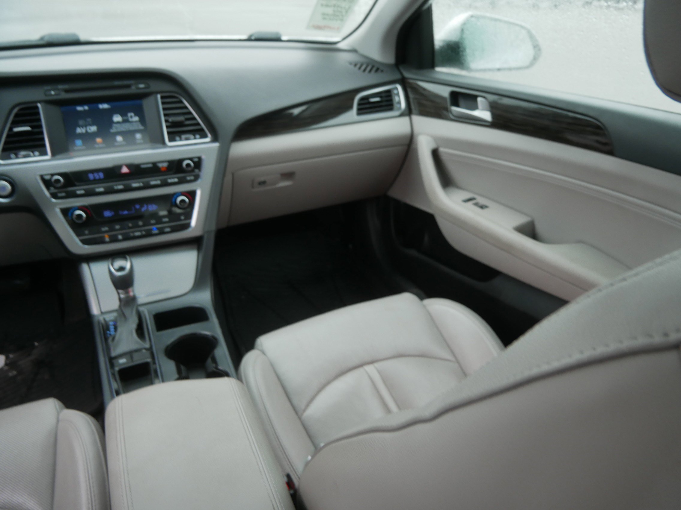 Used 2017 Hyundai Sonata Limited FWD image 11