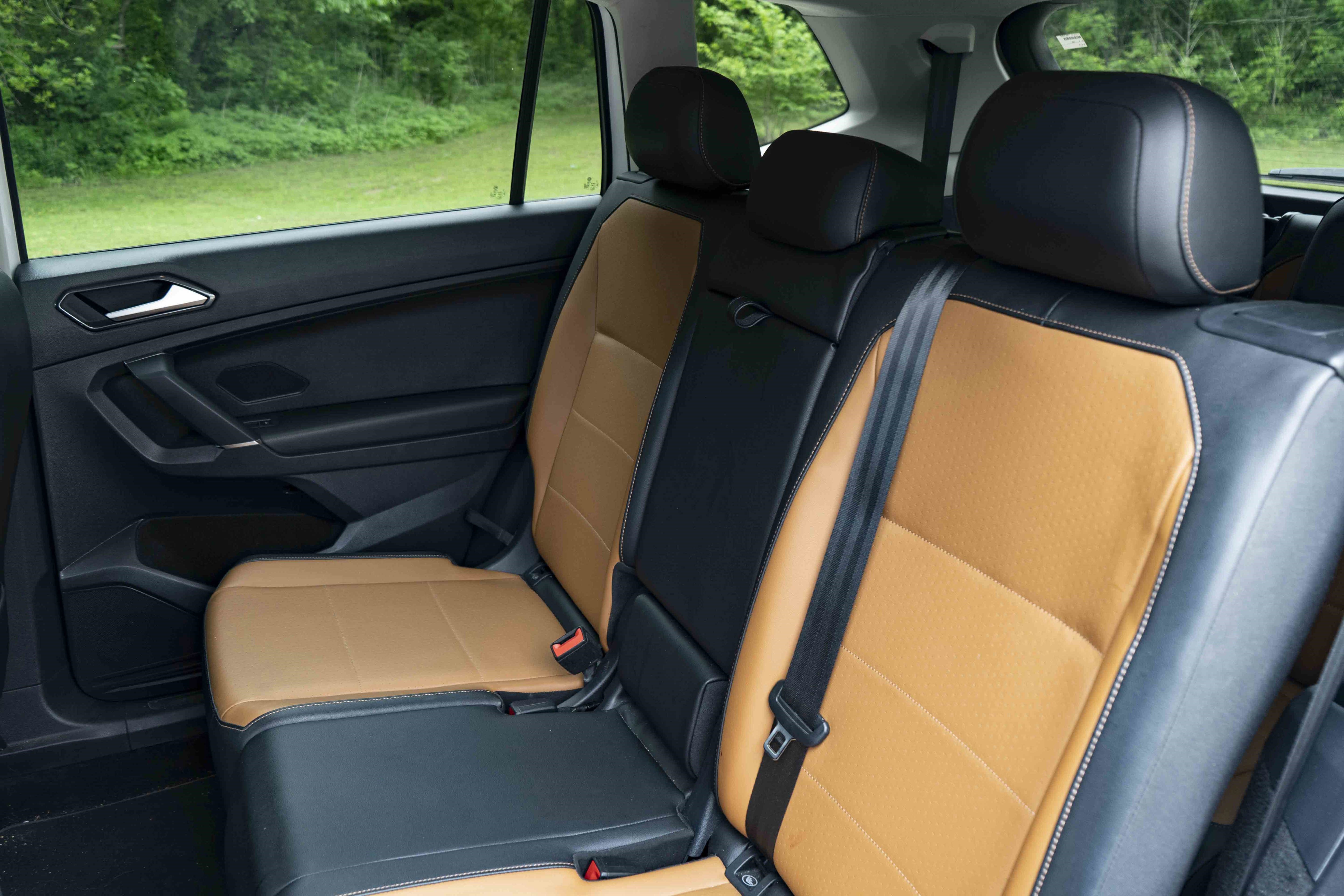 Used 2018 Volkswagen Tiguan SE image 17