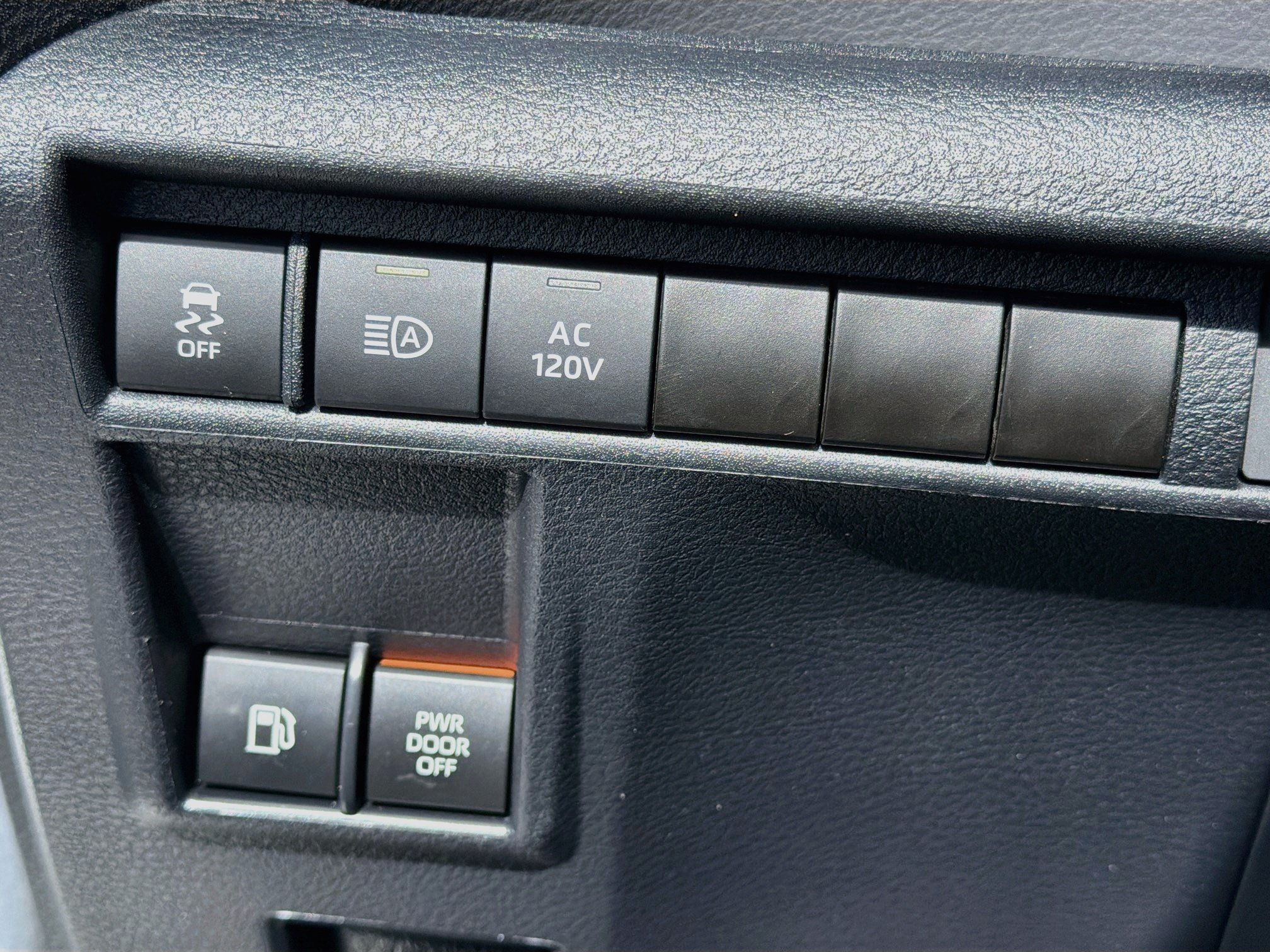 Used 2024 Toyota Sienna XSE w/ XSE Plus Package FWD image 37