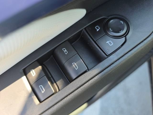 New 2026 Chevrolet Equinox EV LT image 13