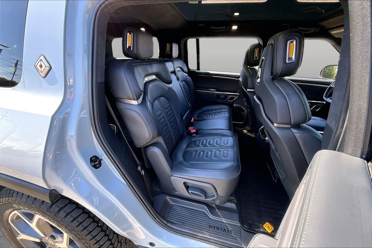 Used 2023 Rivian R1S Adventure AWD/4WD image 19