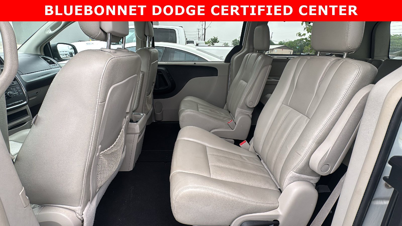 Used 2013 Chrysler Town & Country Touring-L w/ Driver Convenience Group FWD image 18