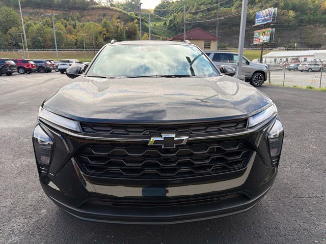New 2026 Chevrolet Trax LT w/ Sunroof Package FWD image 2