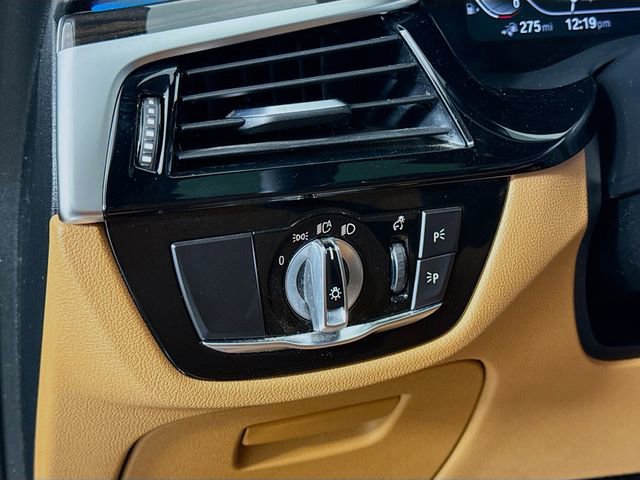 Used 2023 BMW 530e xDrive w/ Premium Package image 10