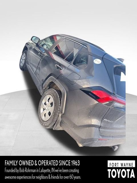 Used 2019 Toyota RAV4 LE image 7