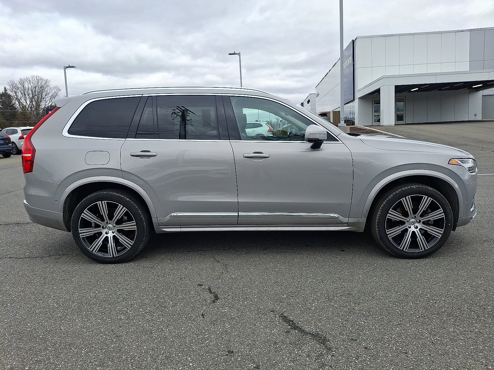 Certified 2023 Volvo XC90 T8 Plus w/ Protection Package Premier image 8