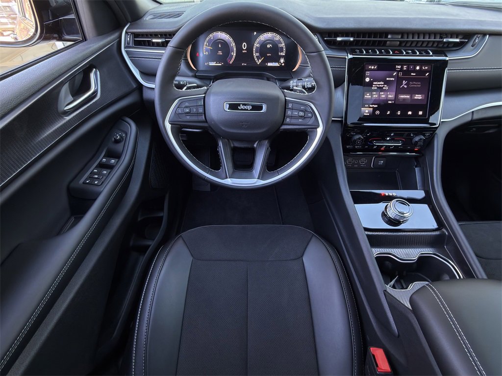 New 2025 Jeep Grand Cherokee L Altitude image 11