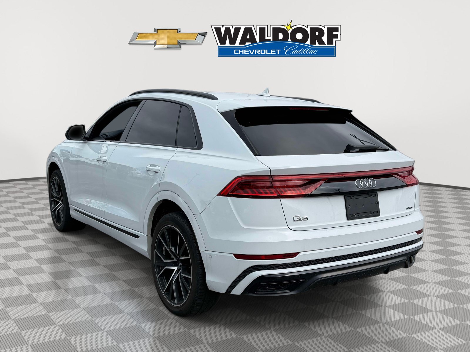 Used 2019 Audi Q8 Premium Plus w/ Premium Plus AWD/4WD image 4